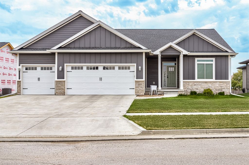 209 Cedar Drive, Gilbert, IA 50105