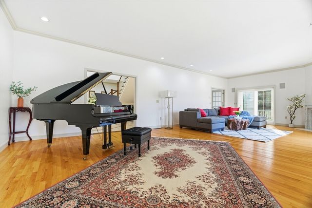 55 Hillcrest Rd, Weston, MA 02493