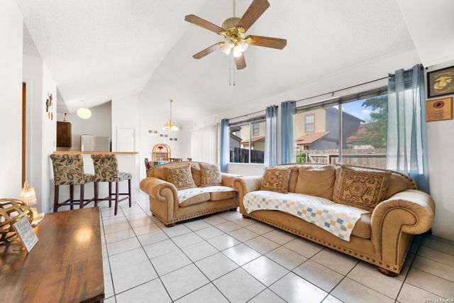7880 Micron Dr Apt 3306, San Antonio, TX 78251