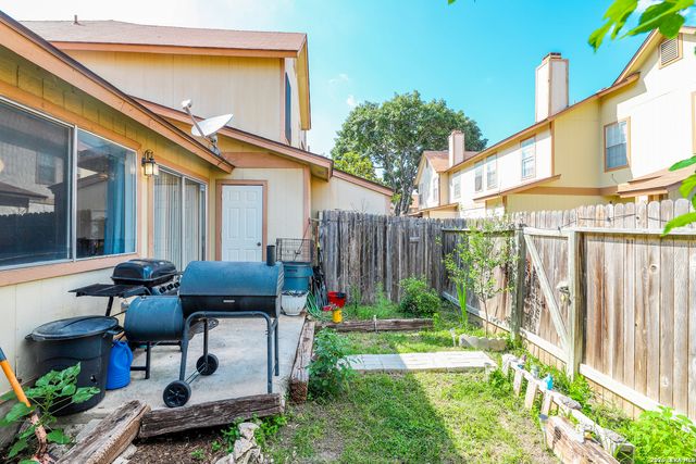 7880 Micron Dr Apt 3306, San Antonio, TX 78251