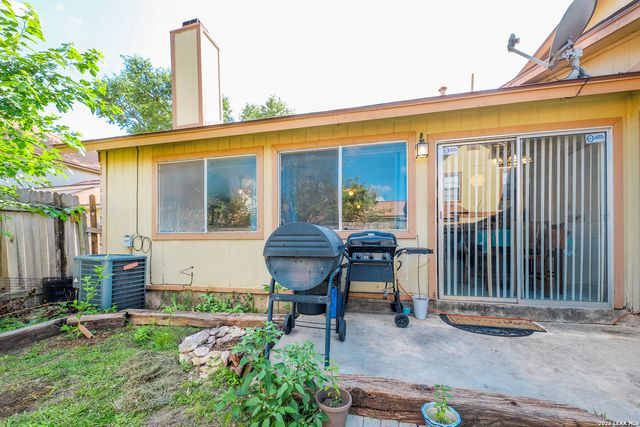 7880 Micron Dr Apt 3306, San Antonio, TX 78251