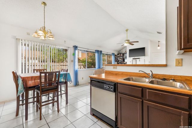 7880 Micron Dr Apt 3306, San Antonio, TX 78251
