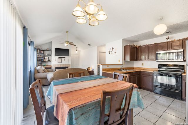 7880 Micron Dr Apt 3306, San Antonio, TX 78251