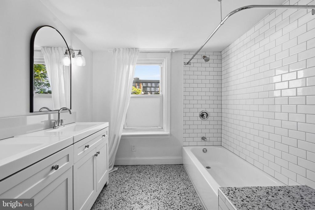 2331 ALMOND ST, PHILADELPHIA, PA 19125 — photo 4
