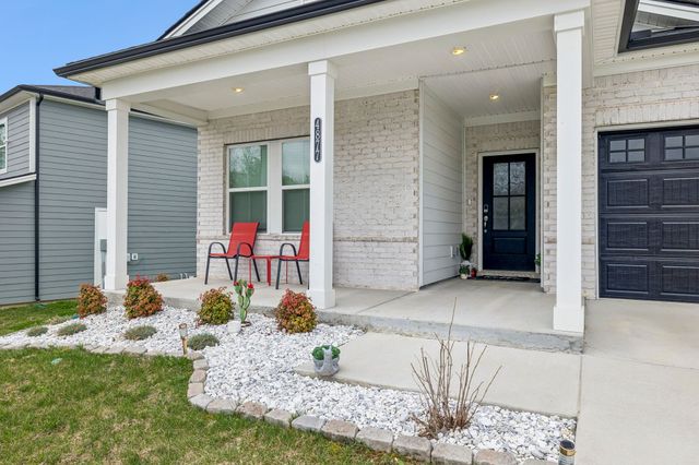 4877 Myra Dr, Hermitage, TN 37076