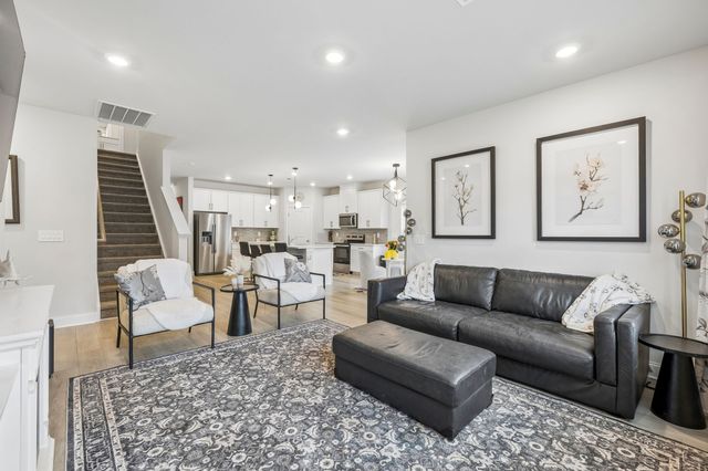 4877 Myra Dr, Hermitage, TN 37076