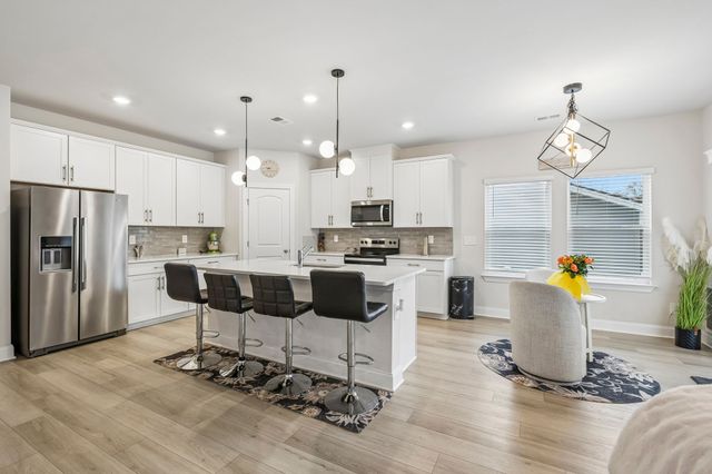 4877 Myra Dr, Hermitage, TN 37076