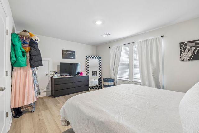 4877 Myra Dr, Hermitage, TN 37076