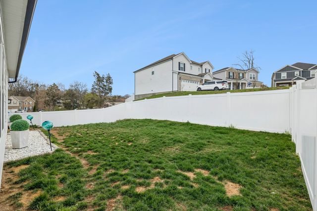 4877 Myra Dr, Hermitage, TN 37076