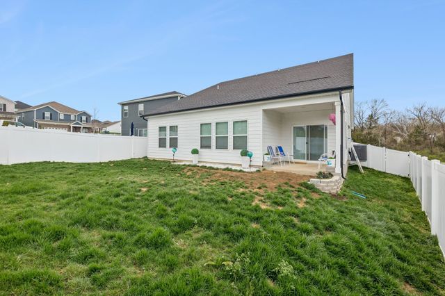 4877 Myra Dr, Hermitage, TN 37076