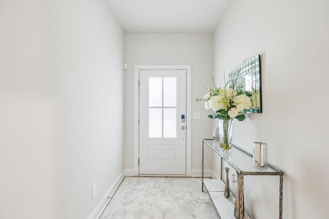 4877 Myra Dr, Hermitage, TN 37076