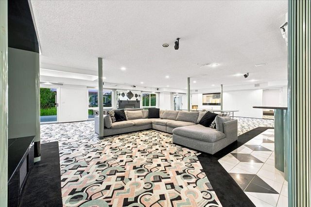 6122 Trailwood Lane, West Bloomfield, MI 48322