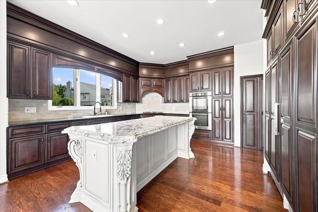 6122 Trailwood Lane, West Bloomfield, MI 48322