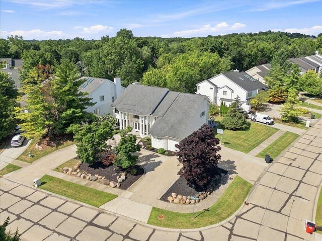6122 Trailwood Lane, West Bloomfield, MI 48322