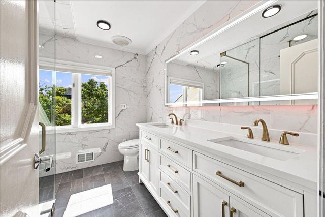 6122 Trailwood Lane, West Bloomfield, MI 48322