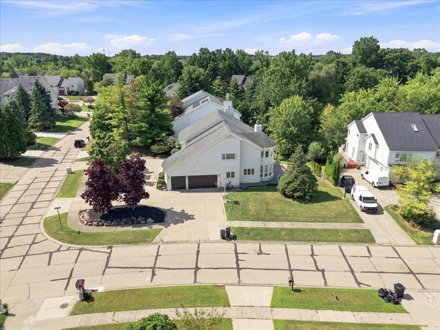 6122 Trailwood Lane, West Bloomfield, MI 48322