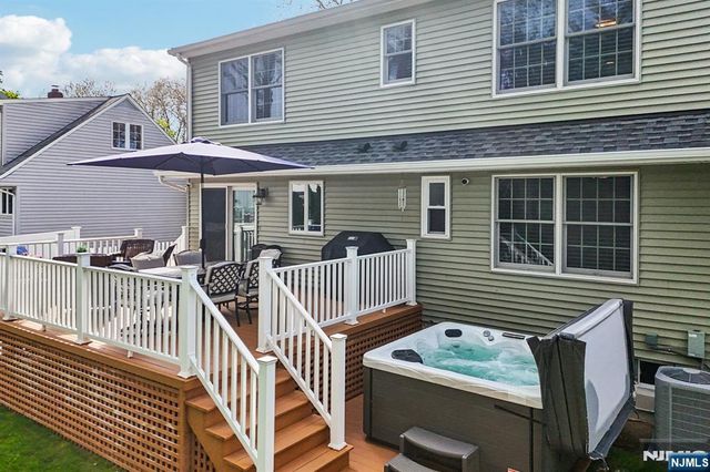 488 Dorchester Road, Ridgewood, NJ 07450