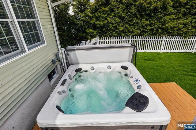 488 Dorchester Road, Ridgewood, NJ 07450
