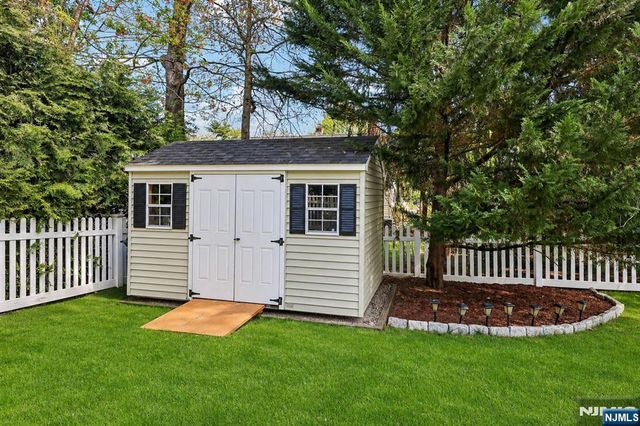 488 Dorchester Road, Ridgewood, NJ 07450