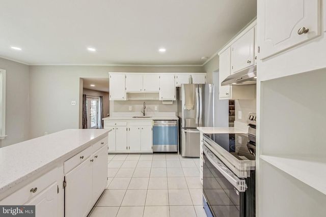8403 POSTOAK RD, Potomac, MD 20854