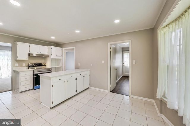 8403 POSTOAK RD, Potomac, MD 20854
