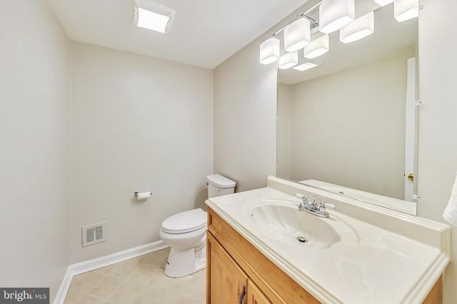 8403 POSTOAK RD, Potomac, MD 20854