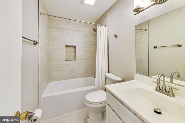 8403 POSTOAK RD, Potomac, MD 20854