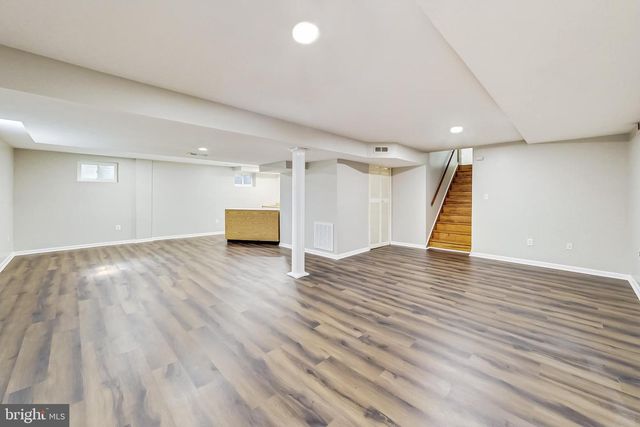 8403 POSTOAK RD, Potomac, MD 20854