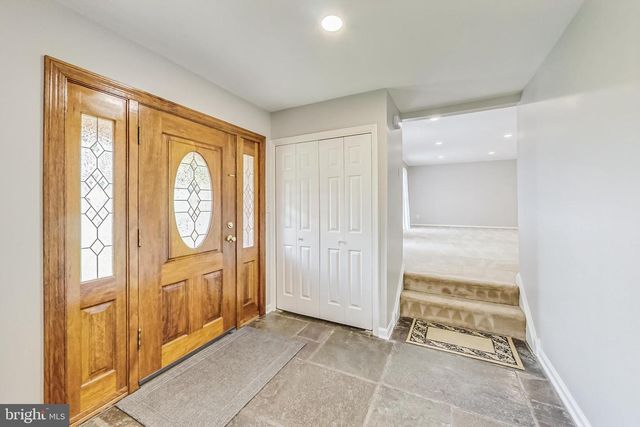 8403 POSTOAK RD, Potomac, MD 20854