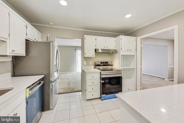 8403 POSTOAK RD, Potomac, MD 20854