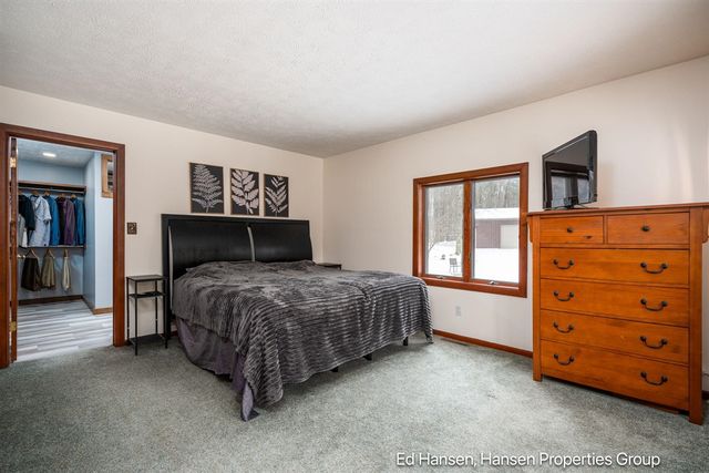 8482 S Cypress Avenue, Newaygo, MI 49337