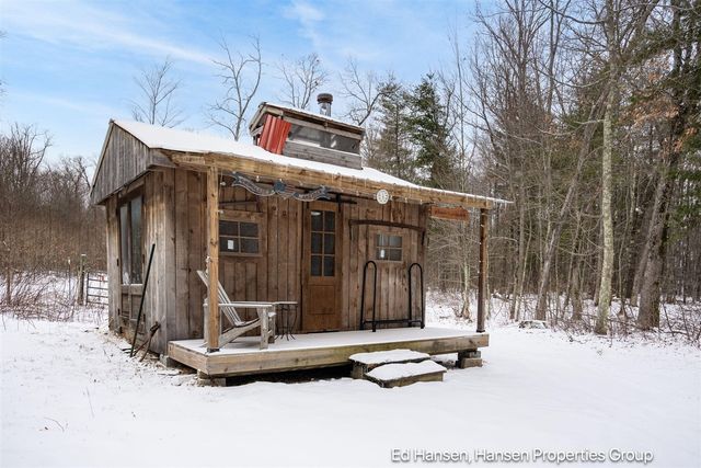 8482 S Cypress Avenue, Newaygo, MI 49337