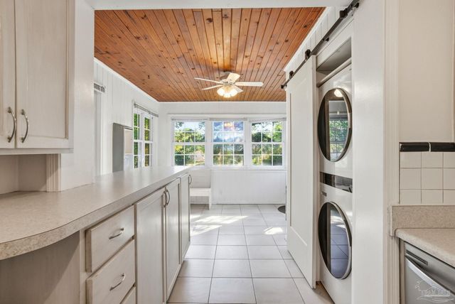 1715 E Hatton St, Pensacola, FL 32503