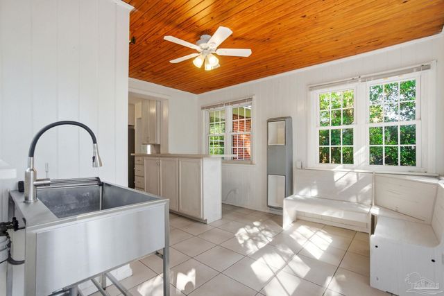 1715 E Hatton St, Pensacola, FL 32503