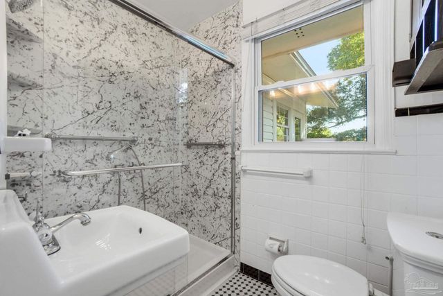 1715 E Hatton St, Pensacola, FL 32503