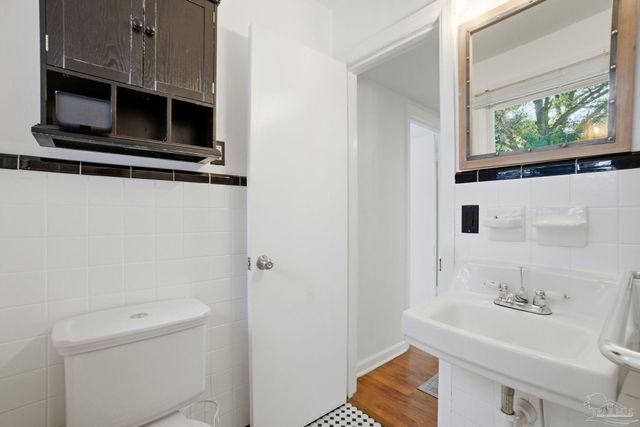 1715 E Hatton St, Pensacola, FL 32503