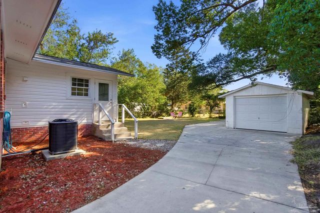 1715 E Hatton St, Pensacola, FL 32503