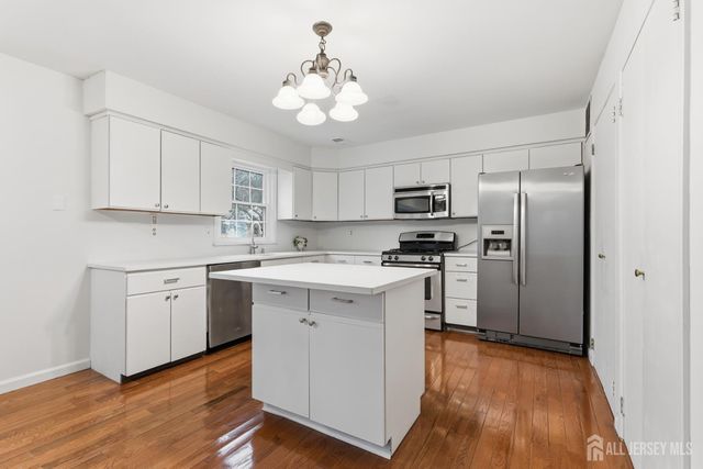 4807 Stonehedge Road, Edison, NJ 08820