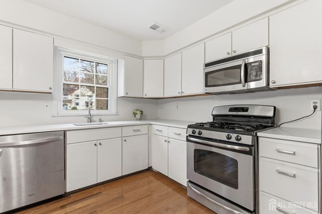 4807 Stonehedge Road, Edison, NJ 08820