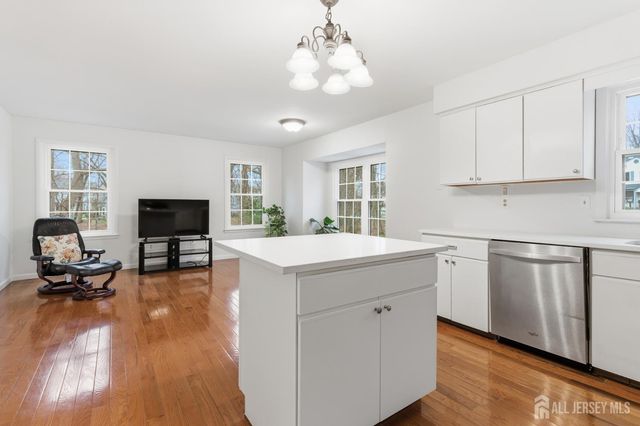 4807 Stonehedge Road, Edison, NJ 08820