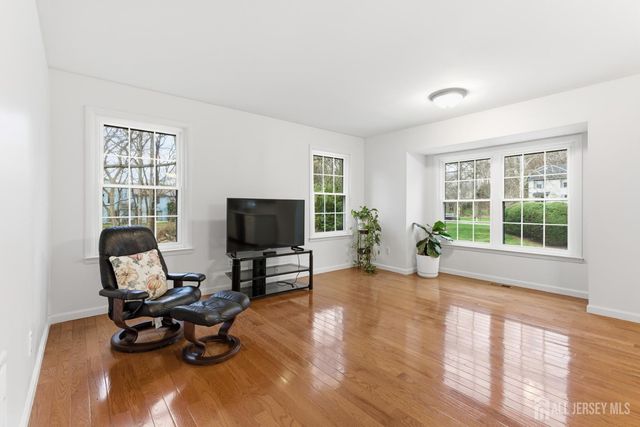 4807 Stonehedge Road, Edison, NJ 08820