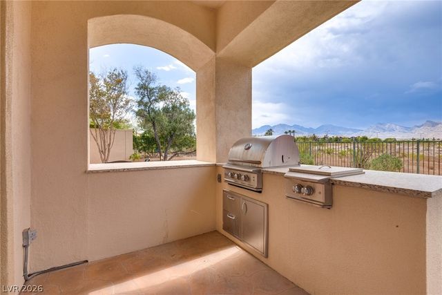 709 Sir James Bridge Way, Las Vegas, NV 89145
