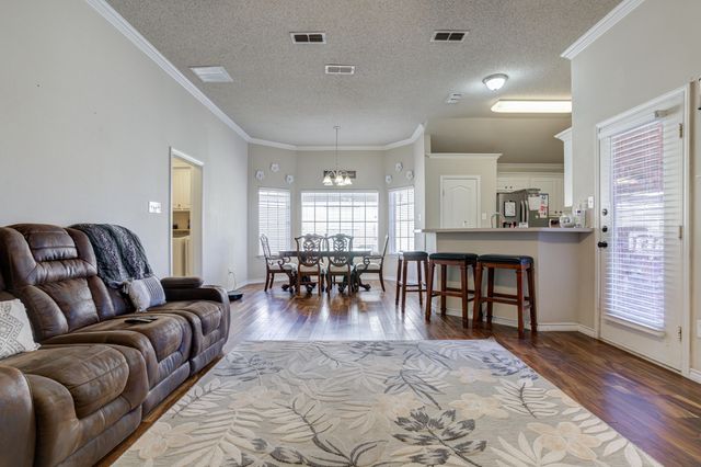 1511 Nottingham Avenue, Wolfforth, TX 79382