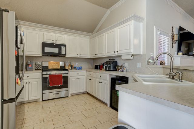 1511 Nottingham Avenue, Wolfforth, TX 79382