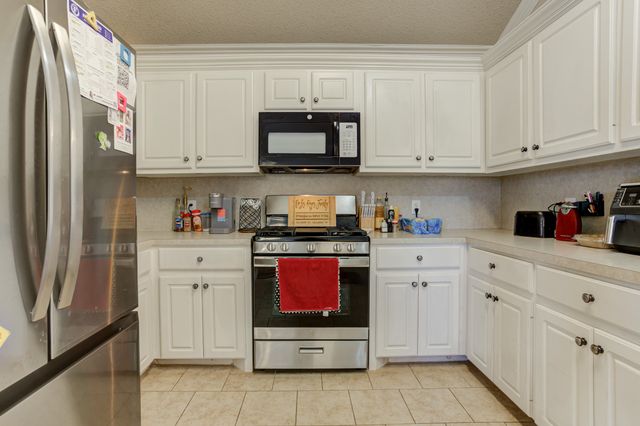 1511 Nottingham Avenue, Wolfforth, TX 79382