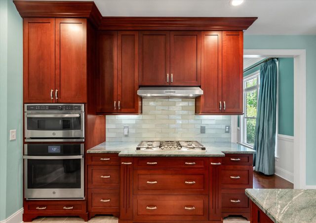 125 Pine Valley Drive, Summerville, SC 29483