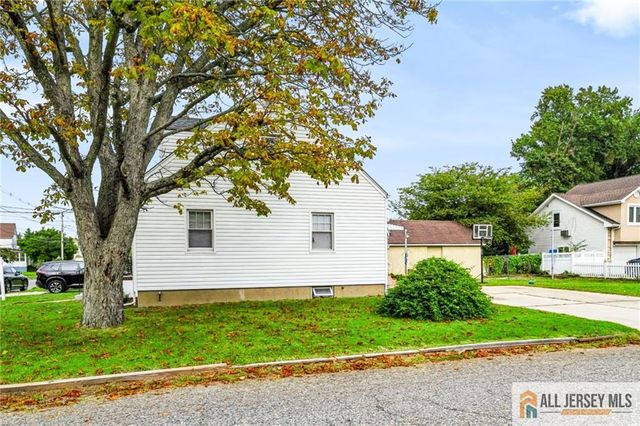 42 Burton Avenue, South River, NJ 08882