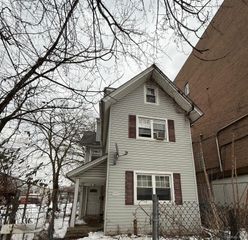 39 Maple Avenue, Staten Island, NY 10302