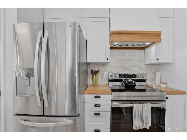 886 S Reed Ct E, Lakewood, CO 80226