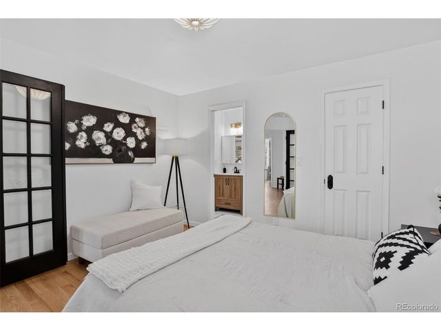 886 S Reed Ct E, Lakewood, CO 80226